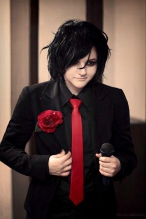 gerard way cosplay pinterest | https://animemotivation.com/how-to-prepare-for-an-anime-convention/