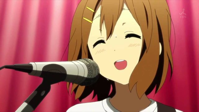 yui hirasawa singing microphone smile