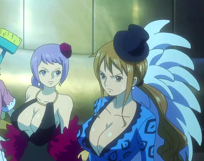 Nami and Carina sexy cleavage One Piece Film Gol